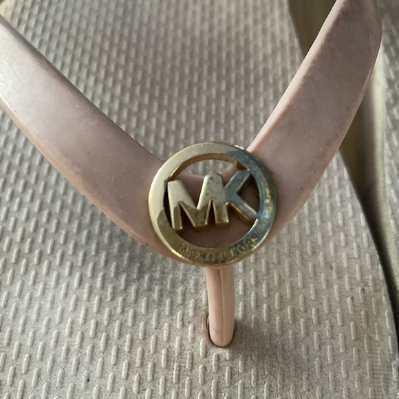 Michael Kors flip flops (8) - Picture 4 of 4